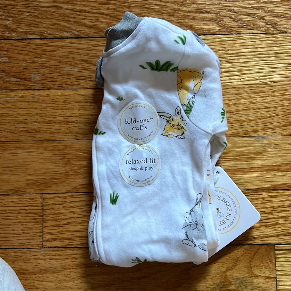Burt’s Bees Bunny One Piece zipped Footie - Picture 2 of 4
